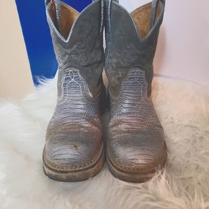 Women's Ariat boots size 7 1/2.